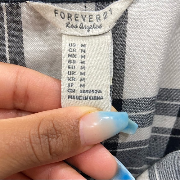 Forever 21 White and Black flannel - Picture 3 of 3